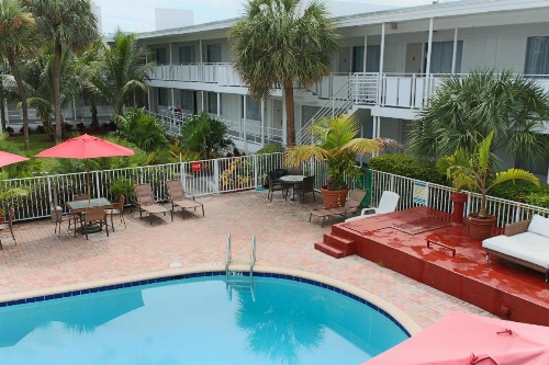 Collins Hotel image 23