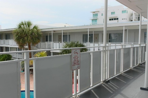 Collins Hotel image 7