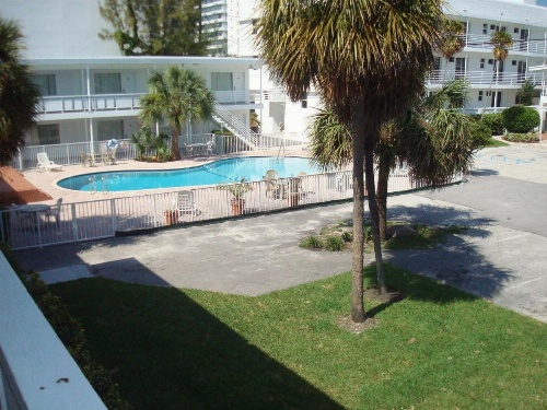 Collins Hotel image 8